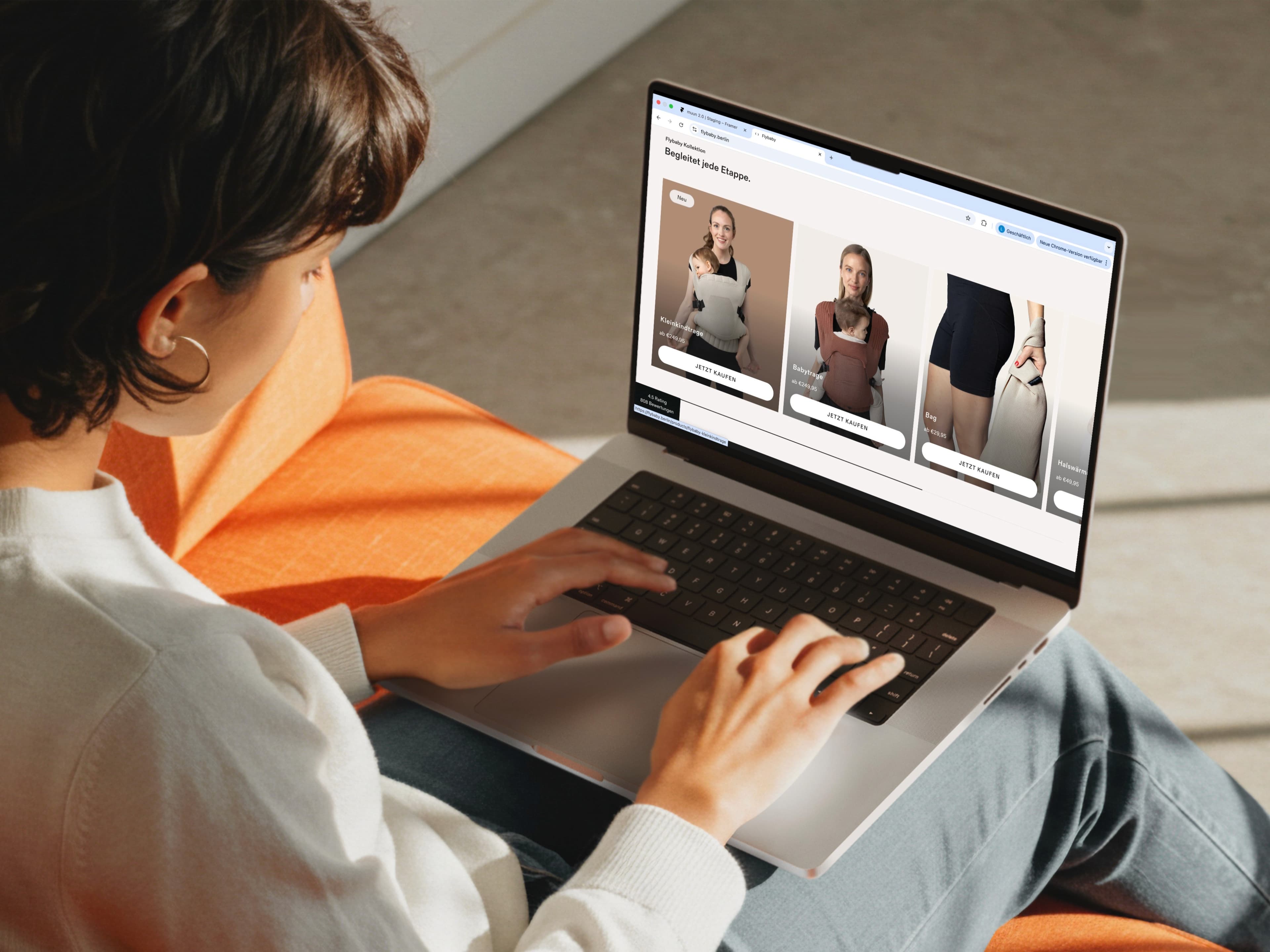 Der Flybaby-Onlineshop auf einem Laptop
